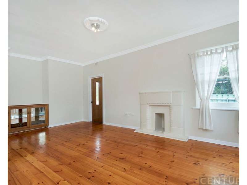 4 The Strand, Largs North SA 5016