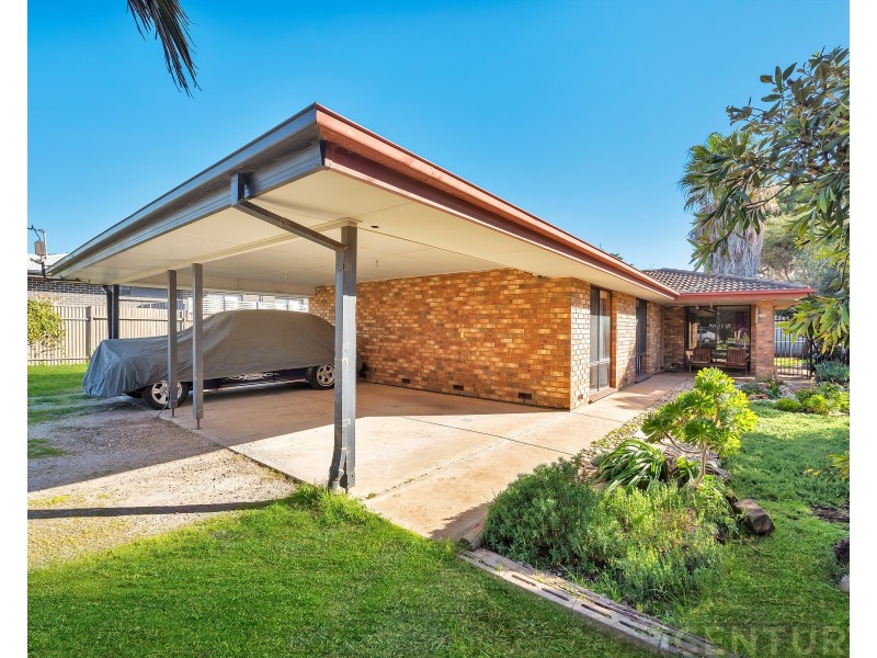 4 Whinnerah Avenue, Aldinga Beach SA 5173