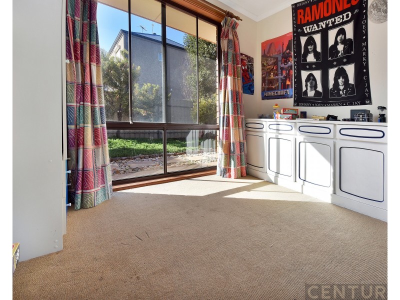 4 Whinnerah Avenue, Aldinga Beach SA 5173