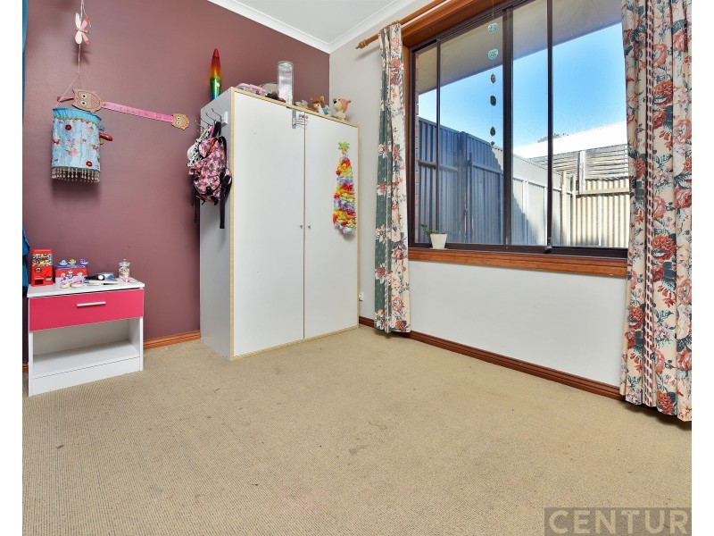 4 Whinnerah Avenue, Aldinga Beach SA 5173