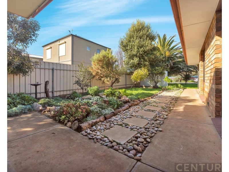 4 Whinnerah Avenue, Aldinga Beach SA 5173