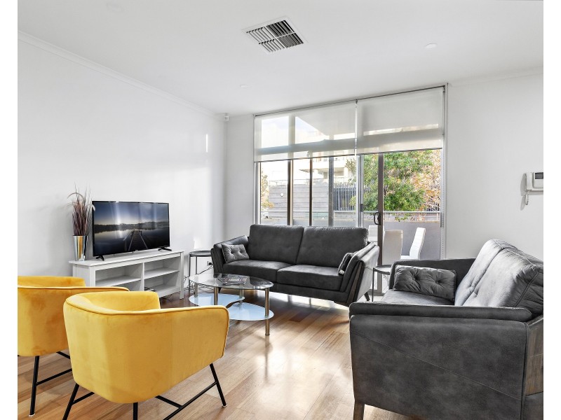 1 Kudlyo Close, New Port SA 5015