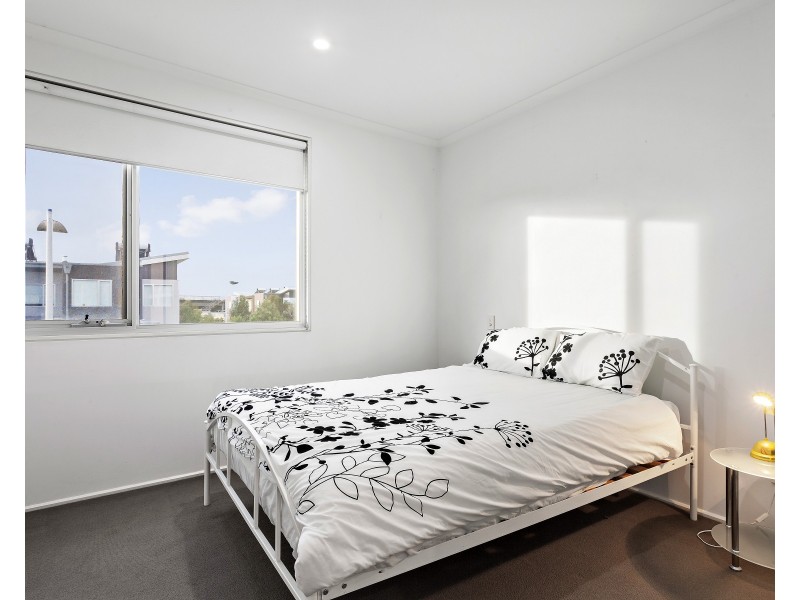 1 Kudlyo Close, New Port SA 5015