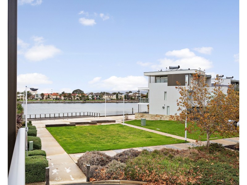 1 Kudlyo Close, New Port SA 5015