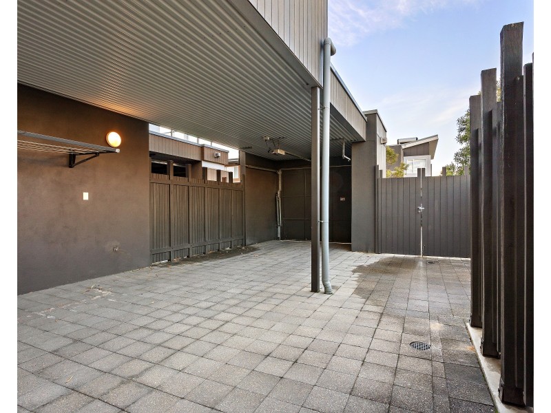 1 Kudlyo Close, New Port SA 5015