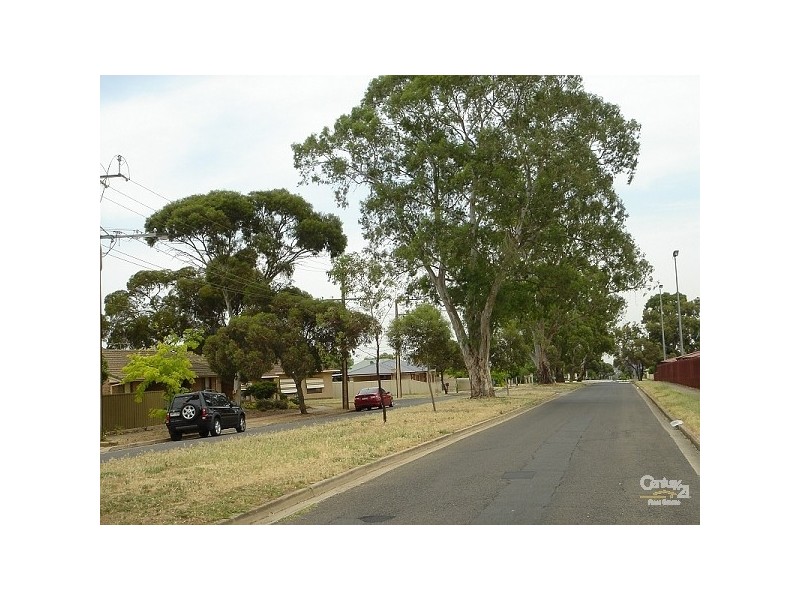 13 Gordon Avenue, Clearview SA 5085