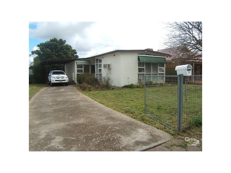 17 Carona Avenue, Gilles Plains SA 5086