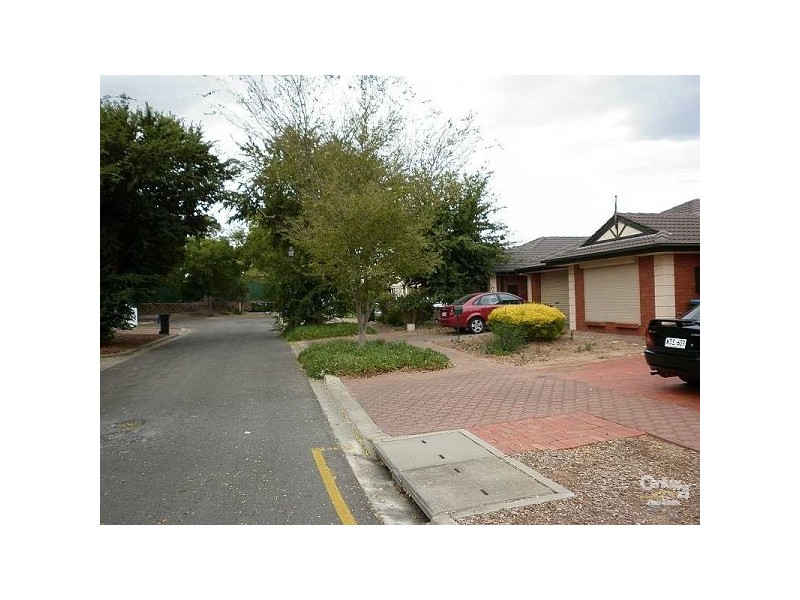 2 Thorpe Street, Oakden SA 5086