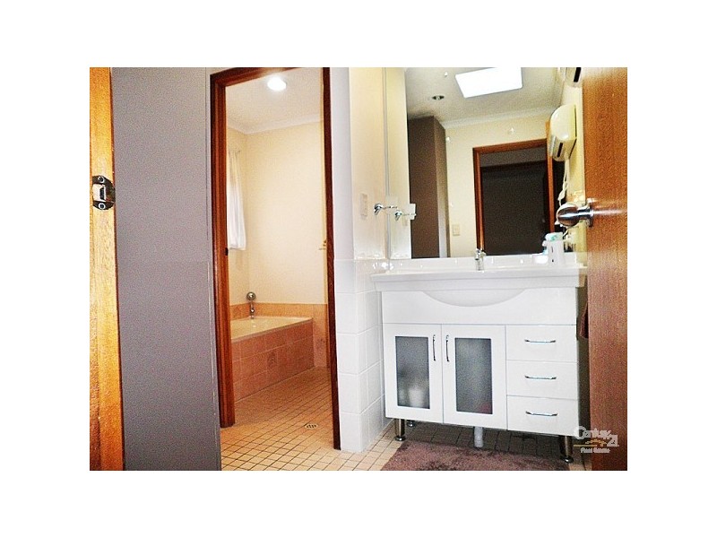 13 Lyons Circuit, Trott Park SA 5158