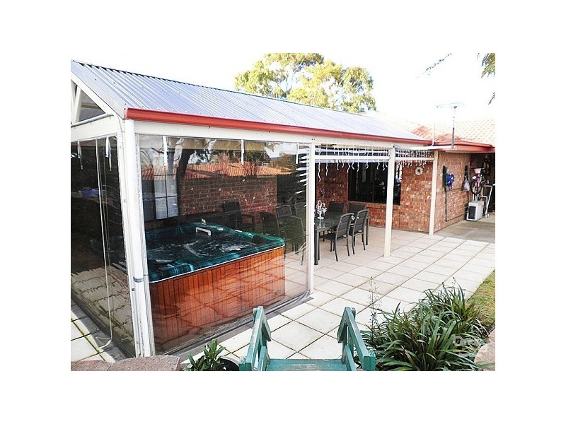 13 Lyons Circuit, Trott Park SA 5158