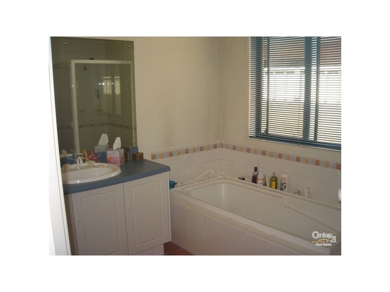 17 Knightsbridge Terrace, Oakden SA 5086