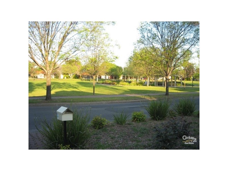 17 Knightsbridge Terrace, Oakden SA 5086