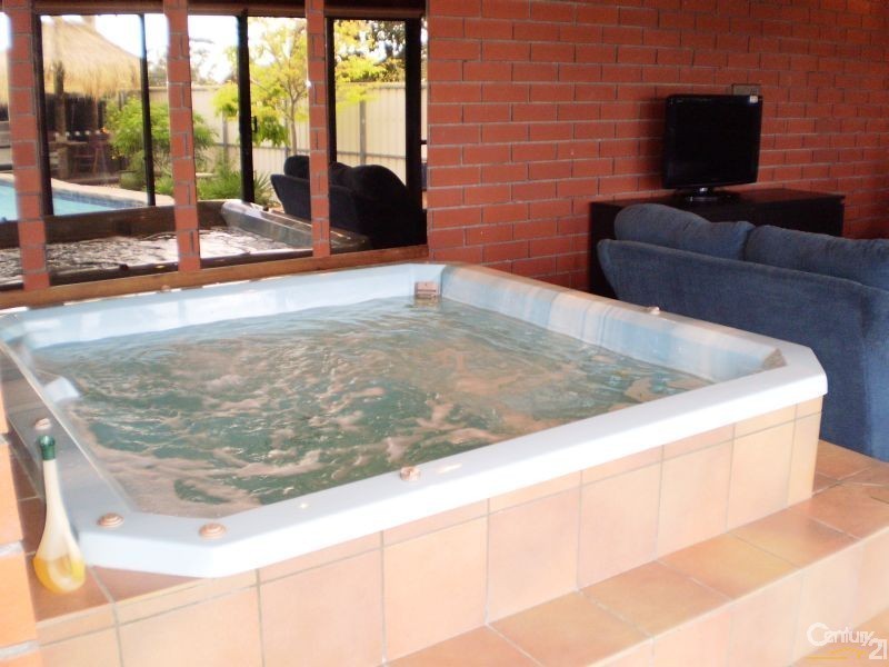 4 Sherwood Avenue, Rostrevor SA 5073