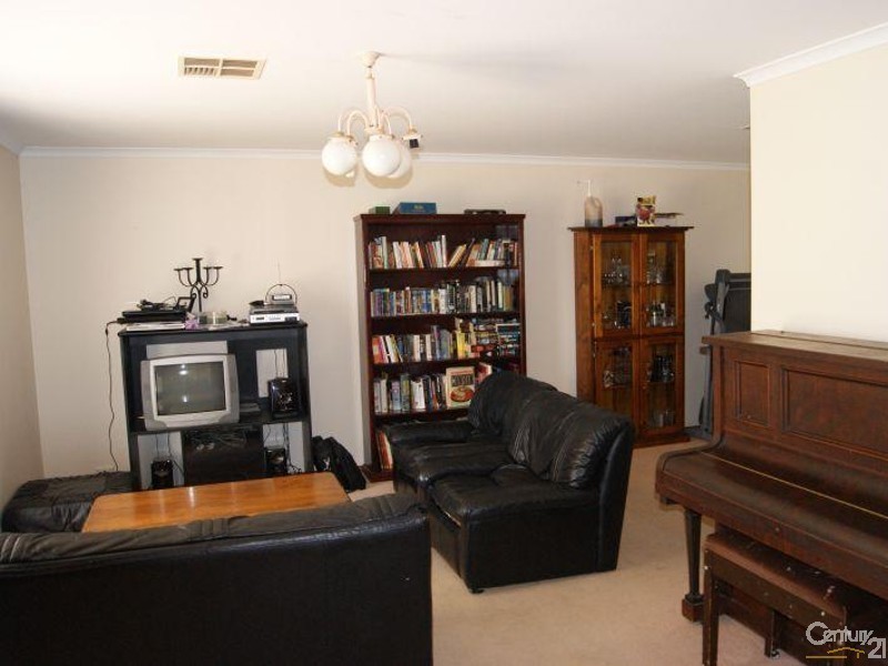 45 Riverview Drive, Salisbury Downs SA 5108