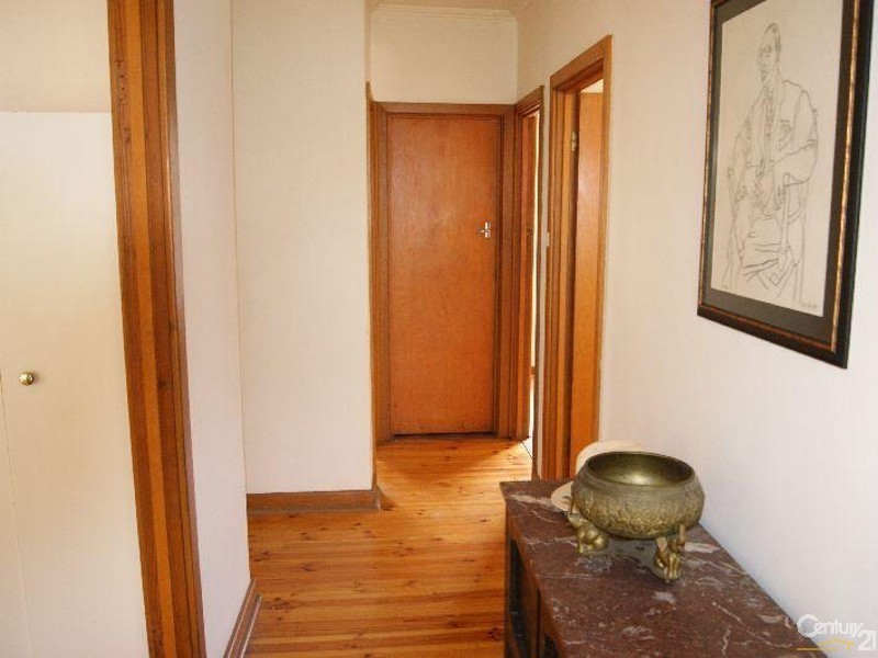 33 Markwick Crescent, Campbelltown SA 5074