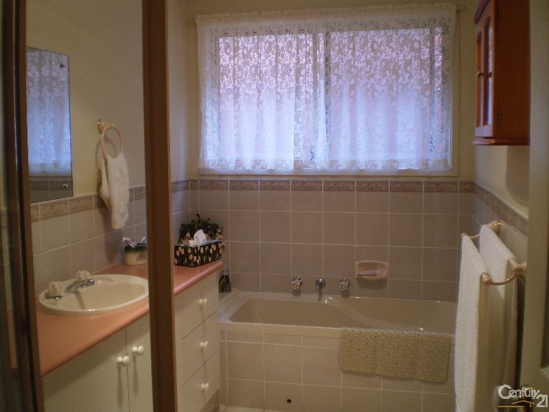 14 Woodland Drive, Oakden SA 5086