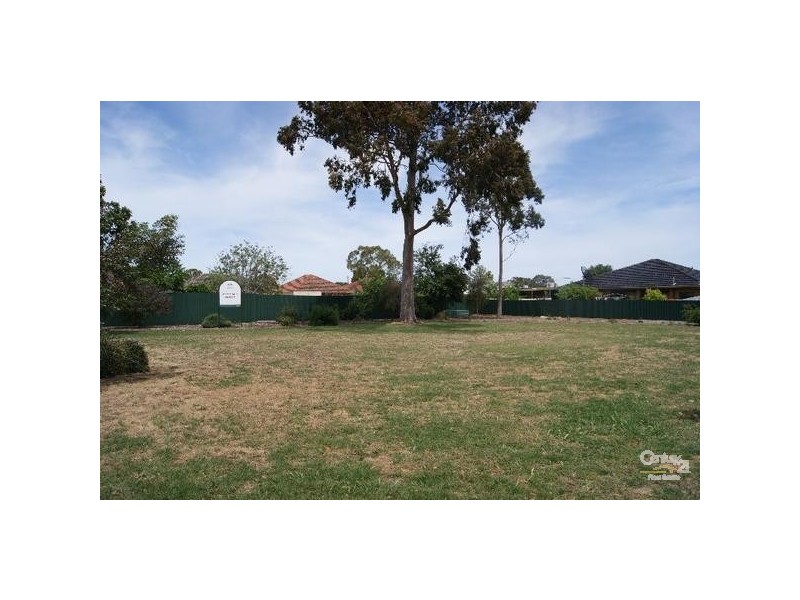 33 Markwick Crescent, Campbelltown SA 5074