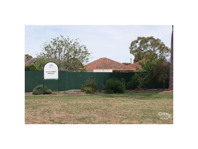 33 Markwick Crescent, Campbelltown SA 5074