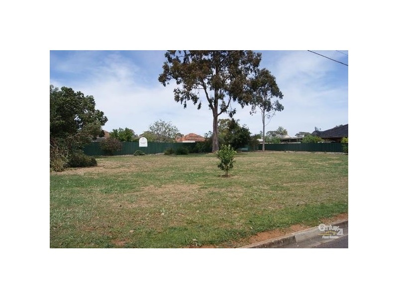 33 Markwick Crescent, Campbelltown SA 5074