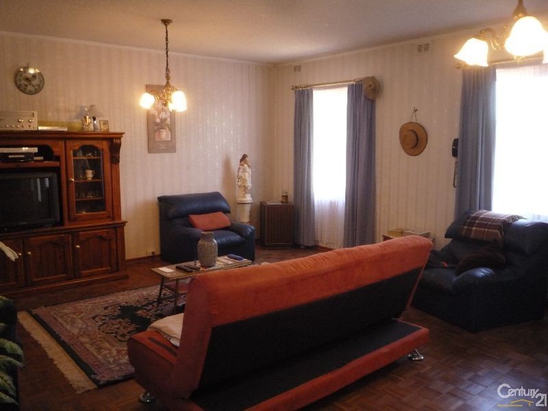 11 Swan Street, Greenacres SA 5086