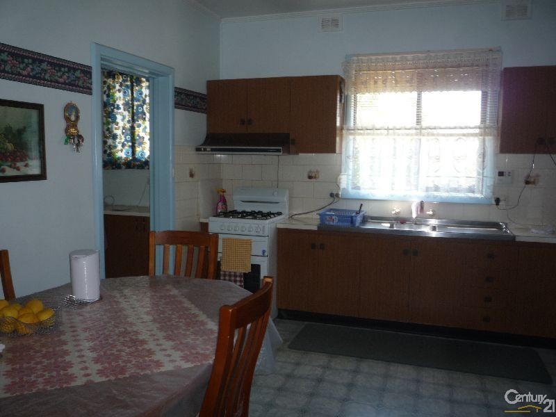 11 Swan Street, Greenacres SA 5086