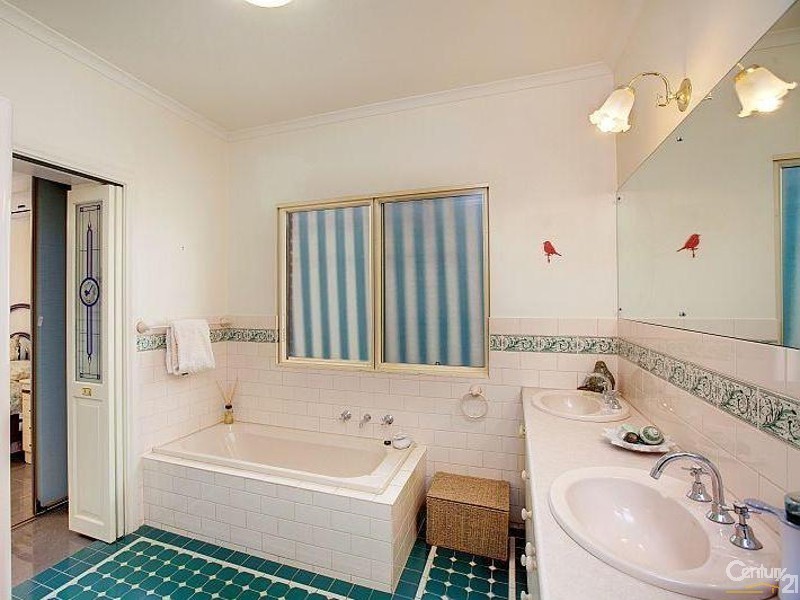 2/ 18 Peroomba Avenue, Kensington Gardens SA 5068