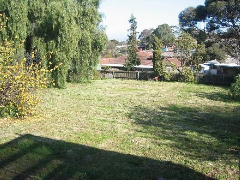 9 Lindsay Ave, Valley View SA 5093