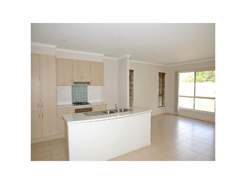 27 Leander Crescent, Greenacres SA 5086