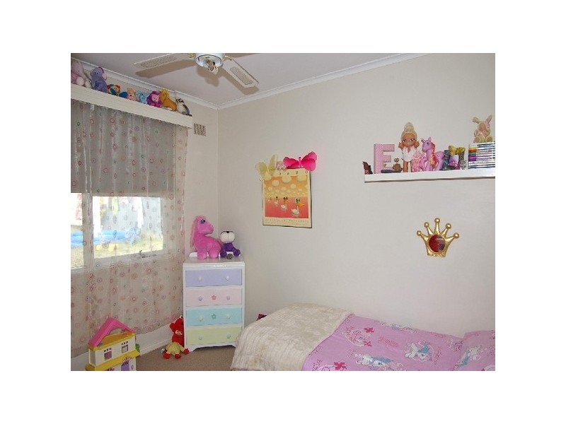 5 Perth Avenue, Valley View SA 5093