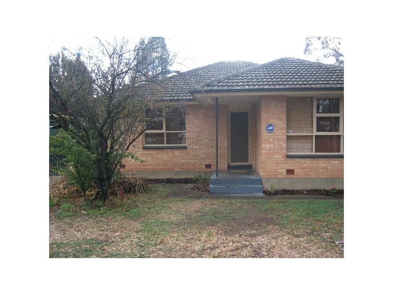 9 Sandland Ave, Ridgehaven SA 5097