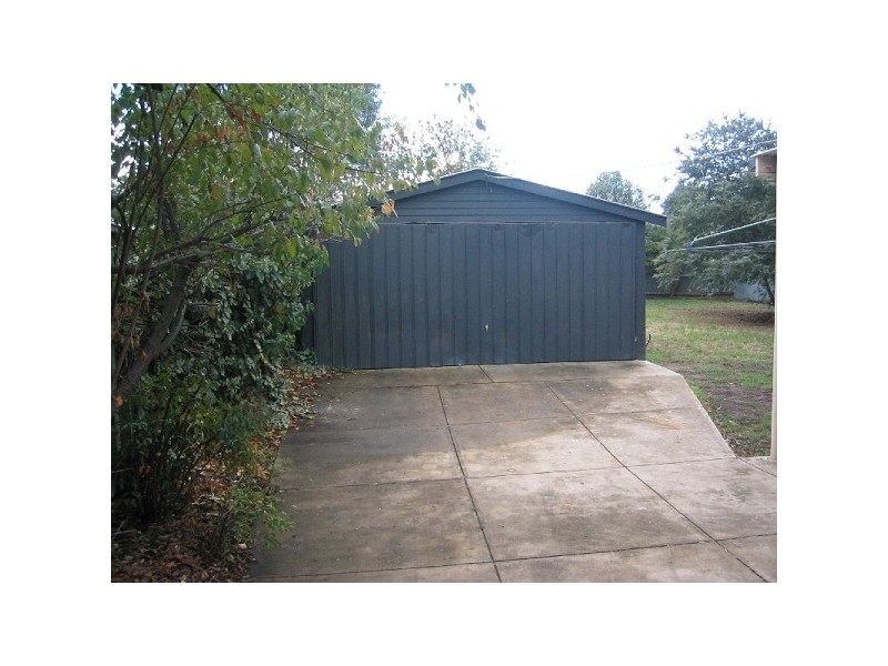 9 Sandland Ave, Ridgehaven SA 5097