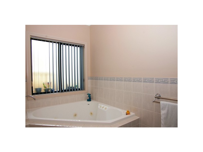 19 Crissoula Ave, Hope Valley SA 5090