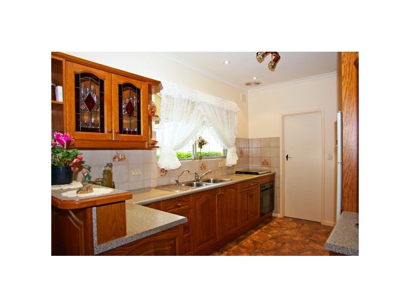 33 Pangari Drive, Fairview Park SA 5126