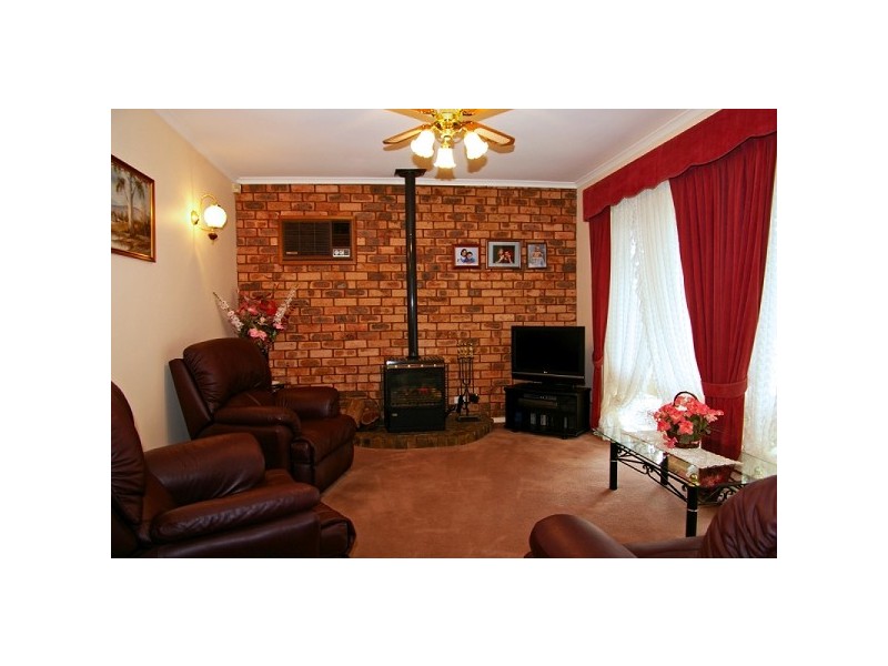 33 Pangari Drive, Fairview Park SA 5126