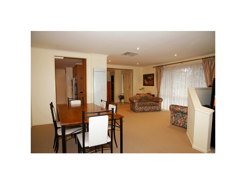 27 Kirk Street, Redwood Park SA 5097