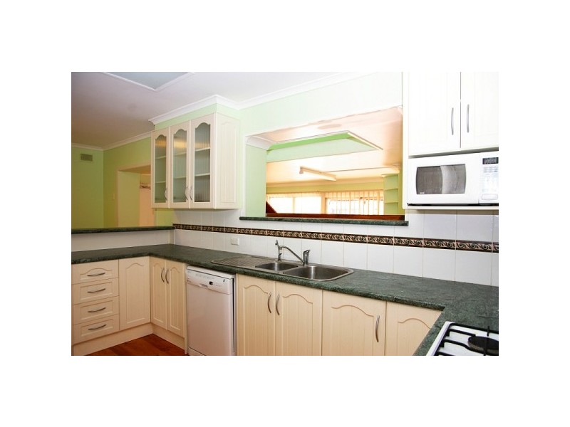 18 Abelia Street, Para Vista SA 5093