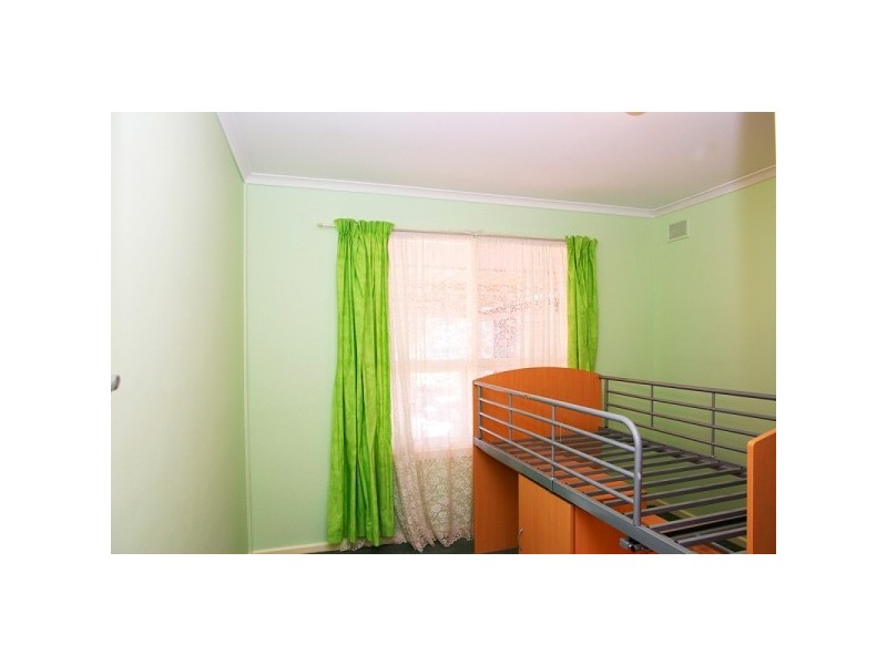 18 Abelia Street, Para Vista SA 5093