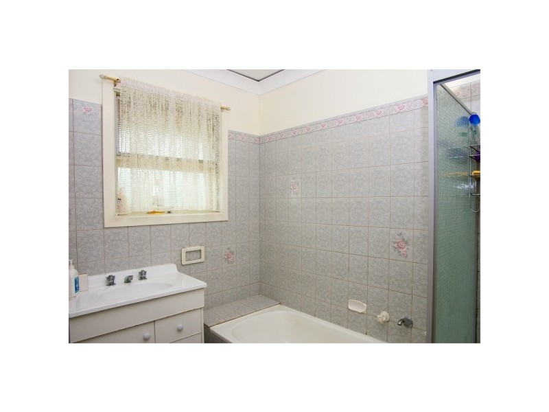 18 Abelia Street, Para Vista SA 5093