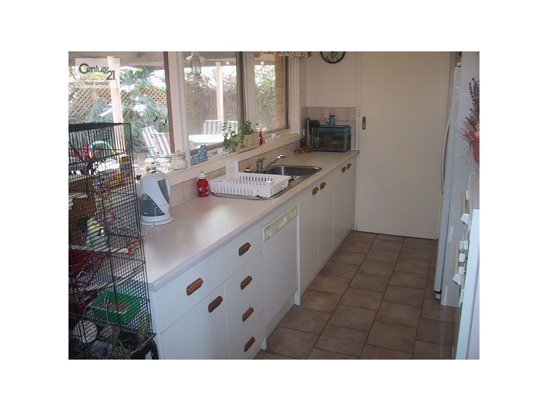 10 Chapel Road, Para Vista SA 5093