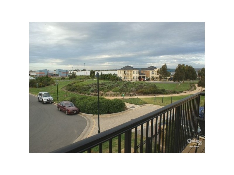 38 Lakefield Cres, Mawson Lakes SA 5095