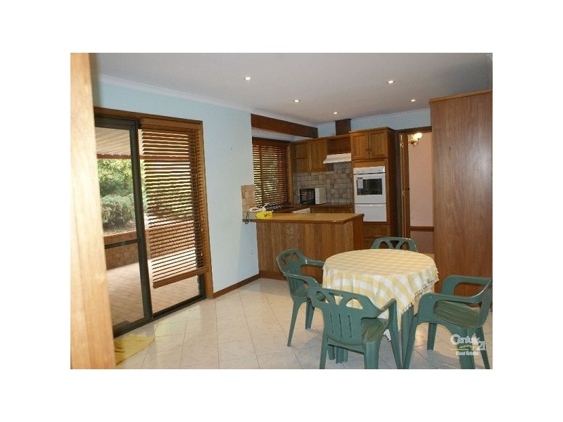 1 Deering Cres, Banksia Park SA 5091