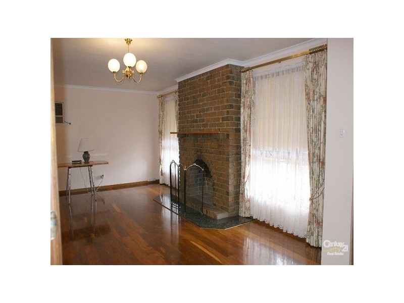 1 Deering Cres, Banksia Park SA 5091