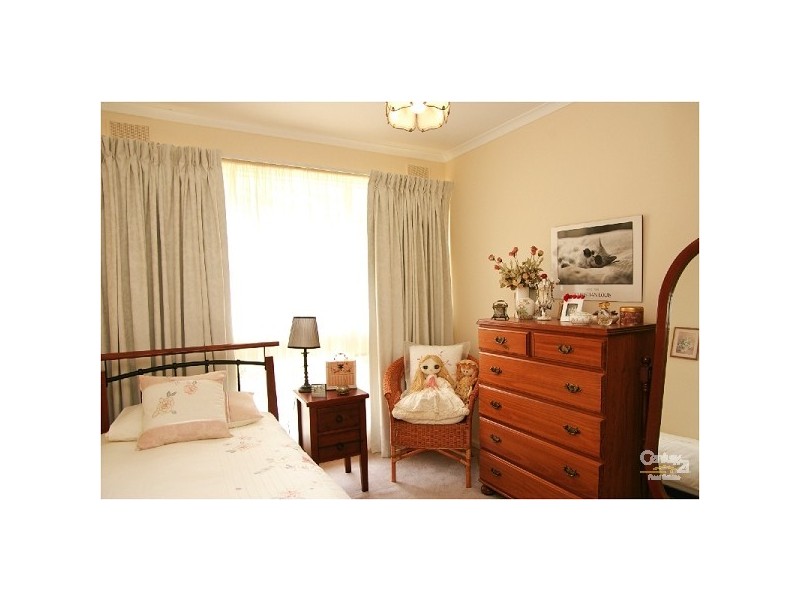 27 Flinders Drive, Valley View SA 5093