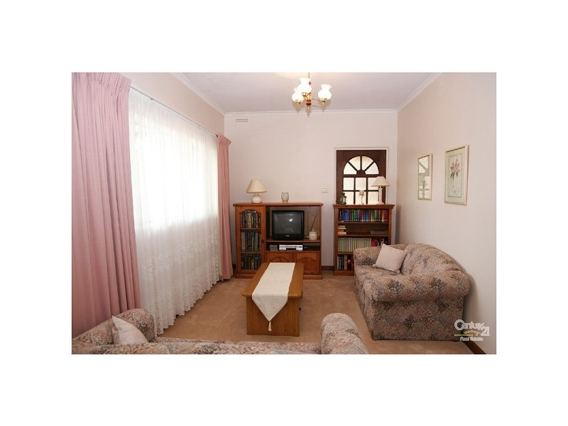 27 Flinders Drive, Valley View SA 5093