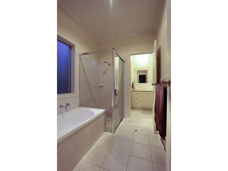 105 Heysen Avenue, Hope Valley SA 5090