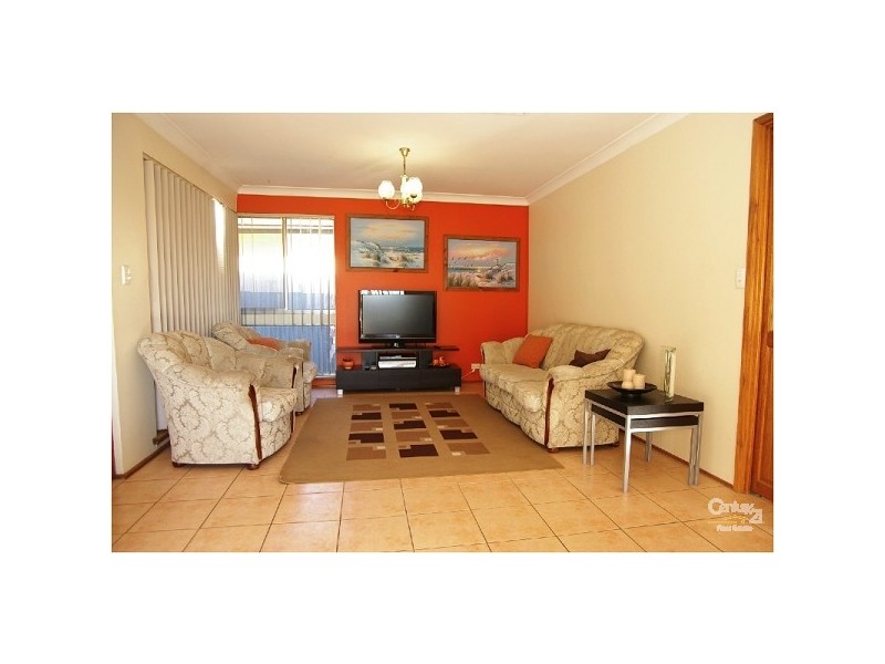 35 Warren Rd, Para Hills West SA 5096