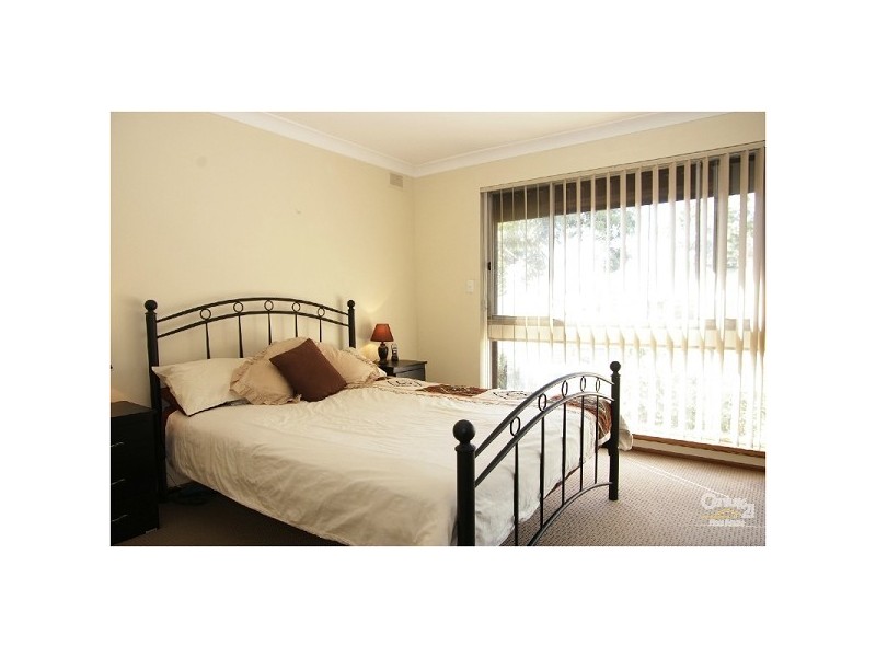 35 Warren Rd, Para Hills West SA 5096