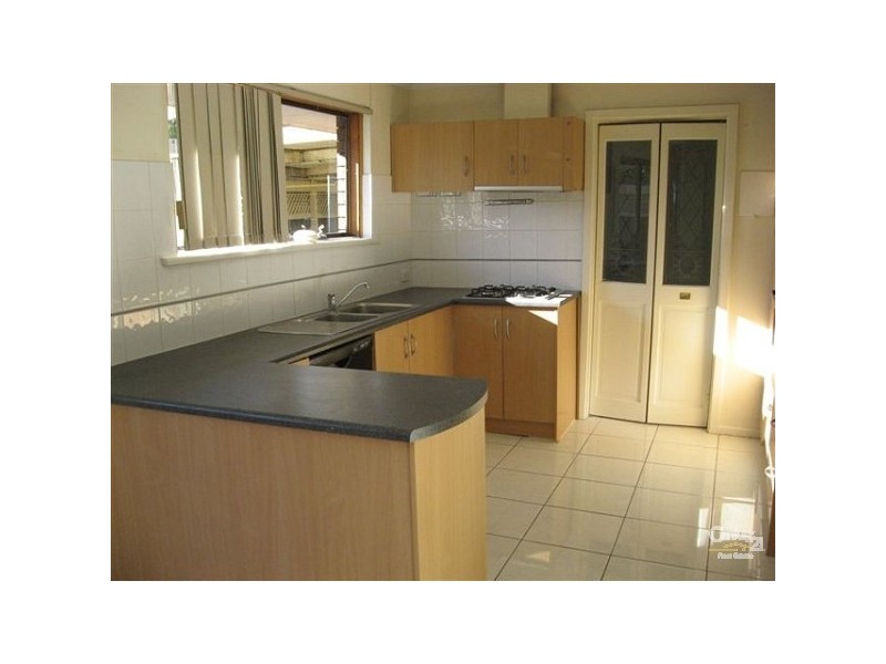 2 Tracey Avenue, Paradise SA 5075