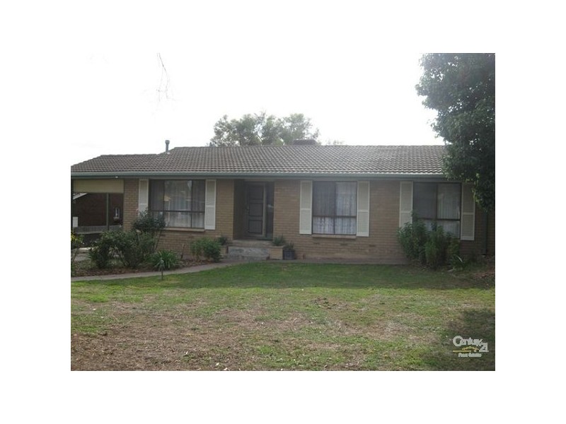 12 Maughan Ave, Redwood Park SA 5097