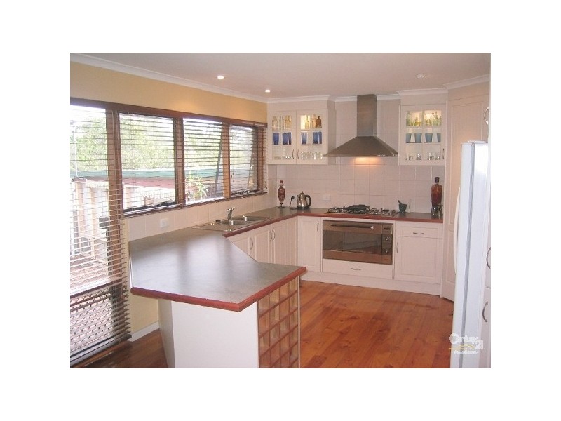 4 Usk Ct, Para Hills SA 5096